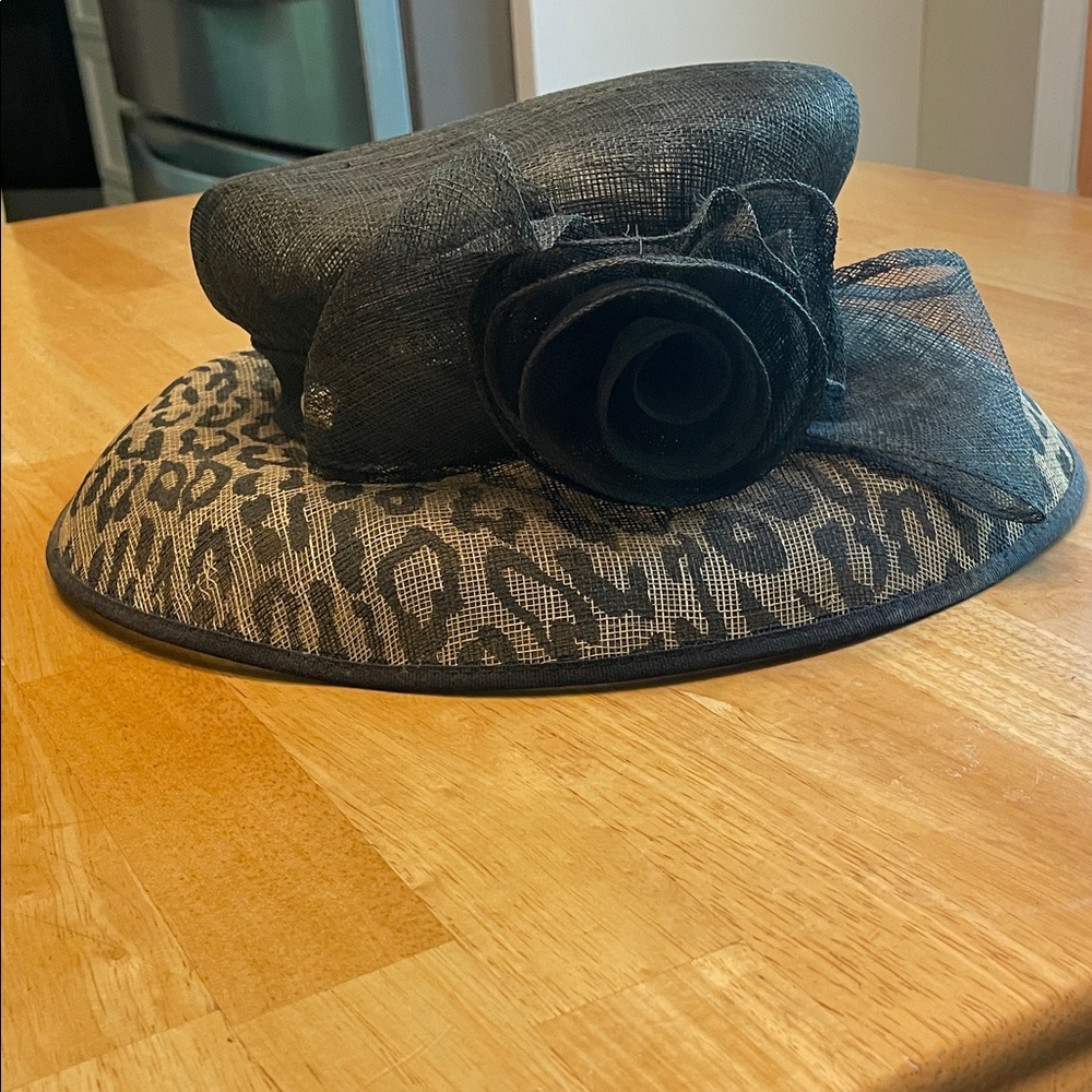 Chic Black and Leopard Women's Hat with Floral Detail